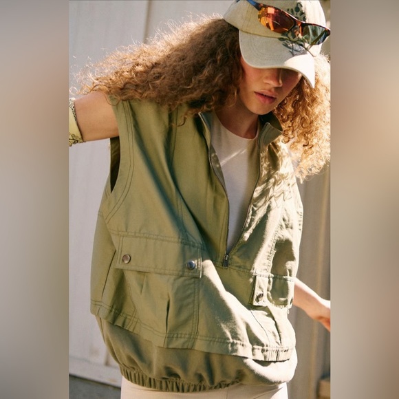 NWT! FP Free People Movement Present Moment Vest Sz XS - Picture 1 of 4